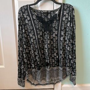🛍️ Lucky Brand Peasant Top with Open Long Sleeves and Double Tie Collar- Size L